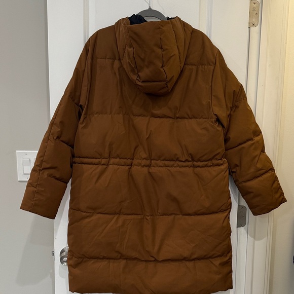 Everlane Women's Brown Puffer Jacket - Picture 3 of 9